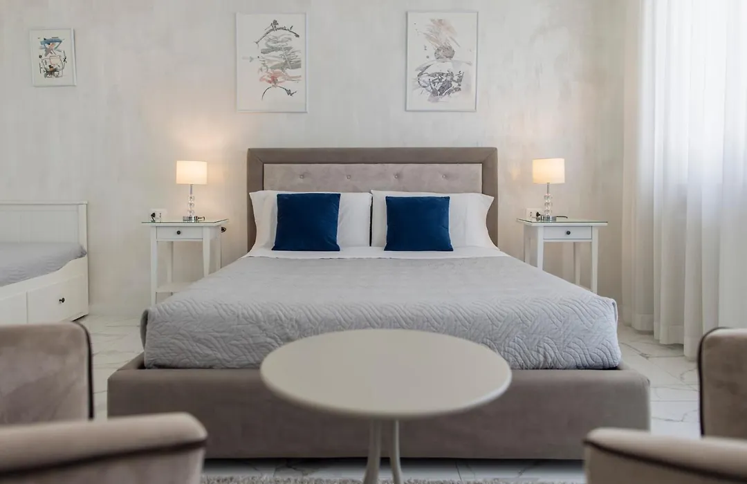 The Gallery Boutique Rooms-1