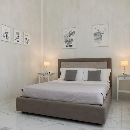 The Gallery Boutique Rooms-3